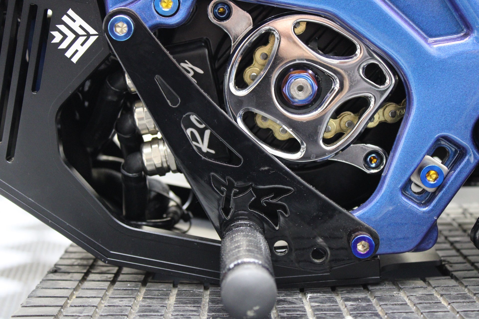 Chrome shift lock peg and bracket for Sur-Ron LBX