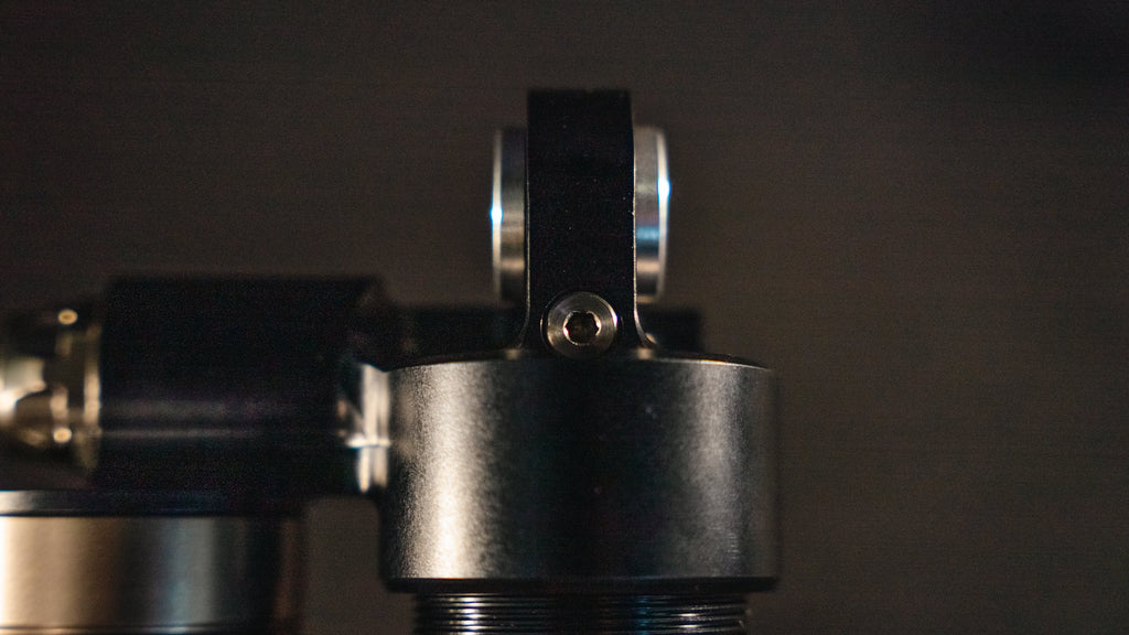 EXT REA MX shock — 40mm damper body detail
