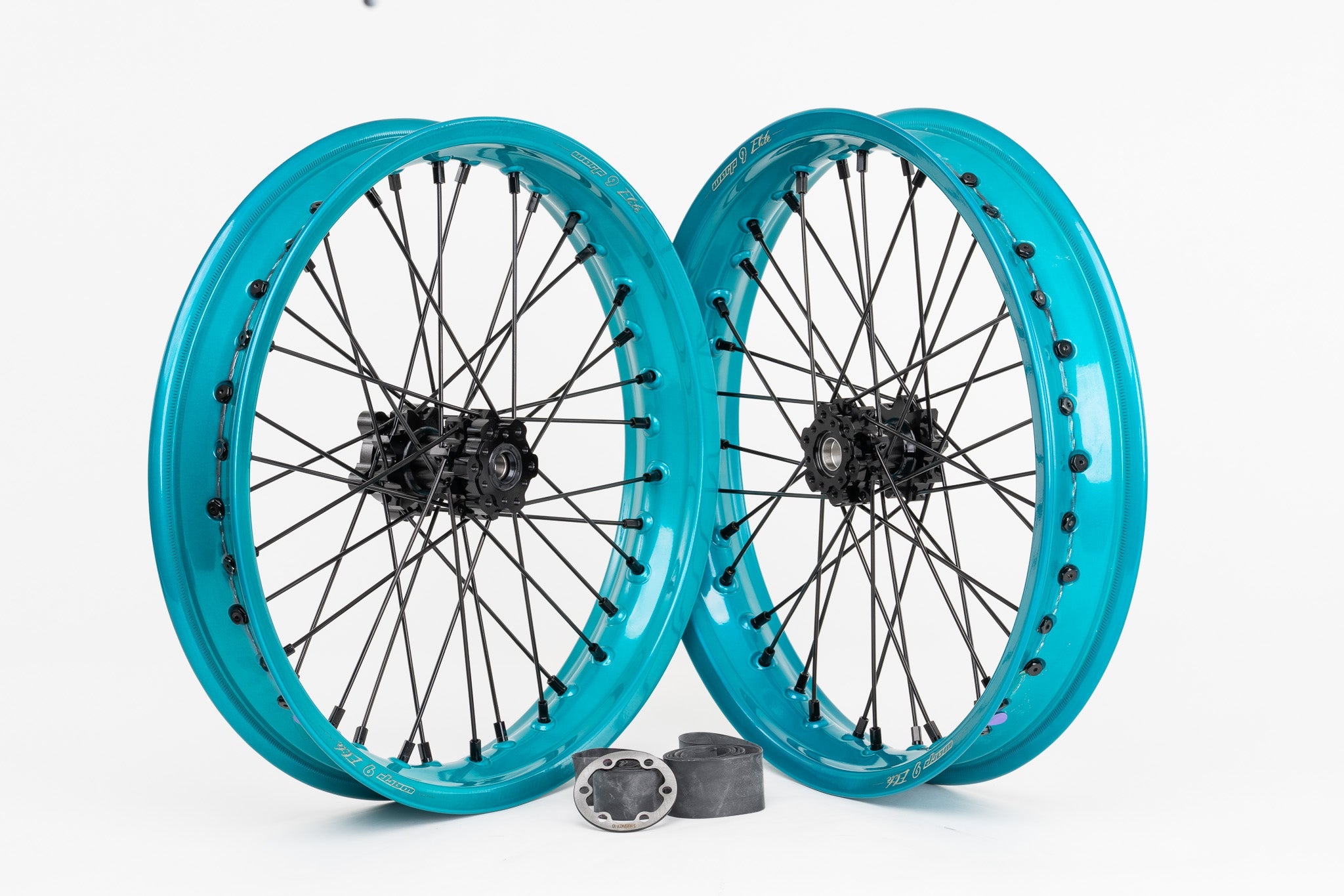 Warp 9 17×2.50 Supermoto Wheel Set – Surron Light Bee / E-Ride Pro / Ventus / 79Bike Falcon