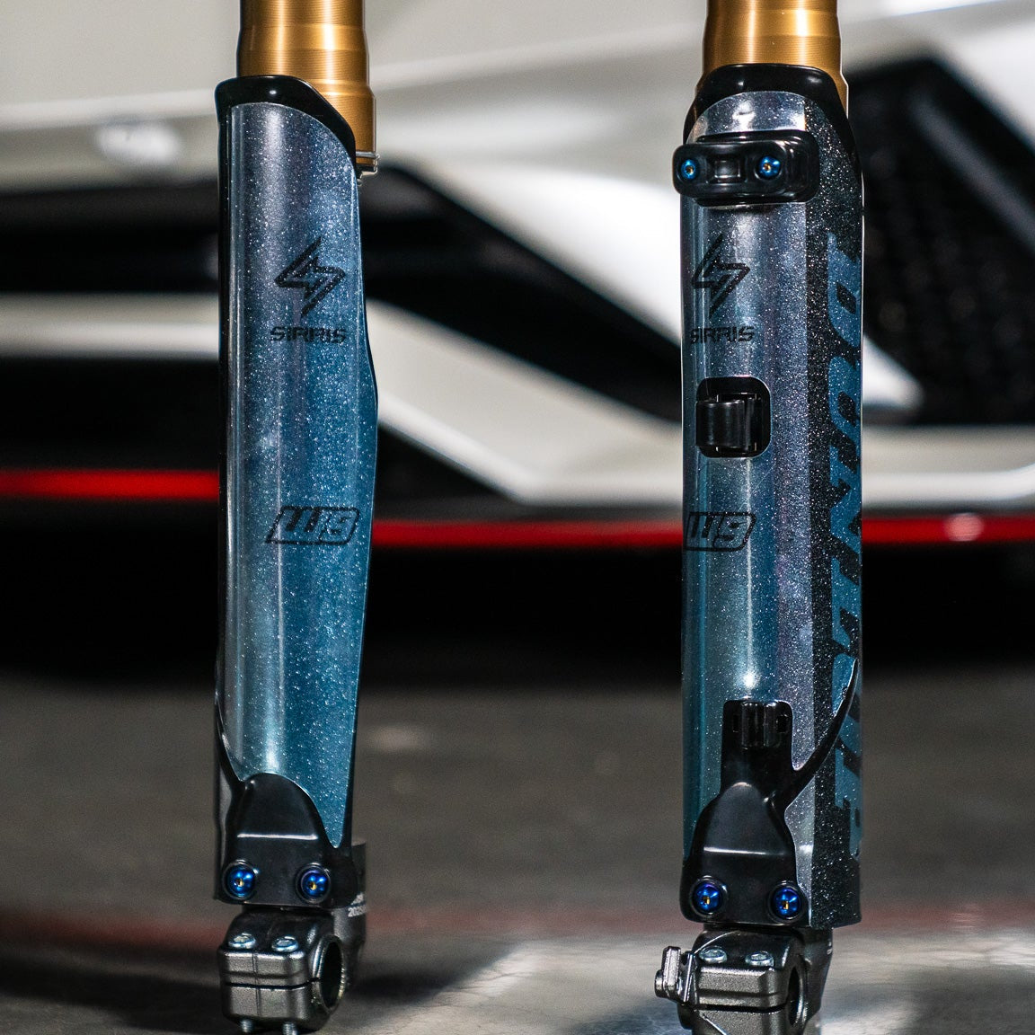 Online customizer preview for Sur-Ron Ultra Bee fork guard decals