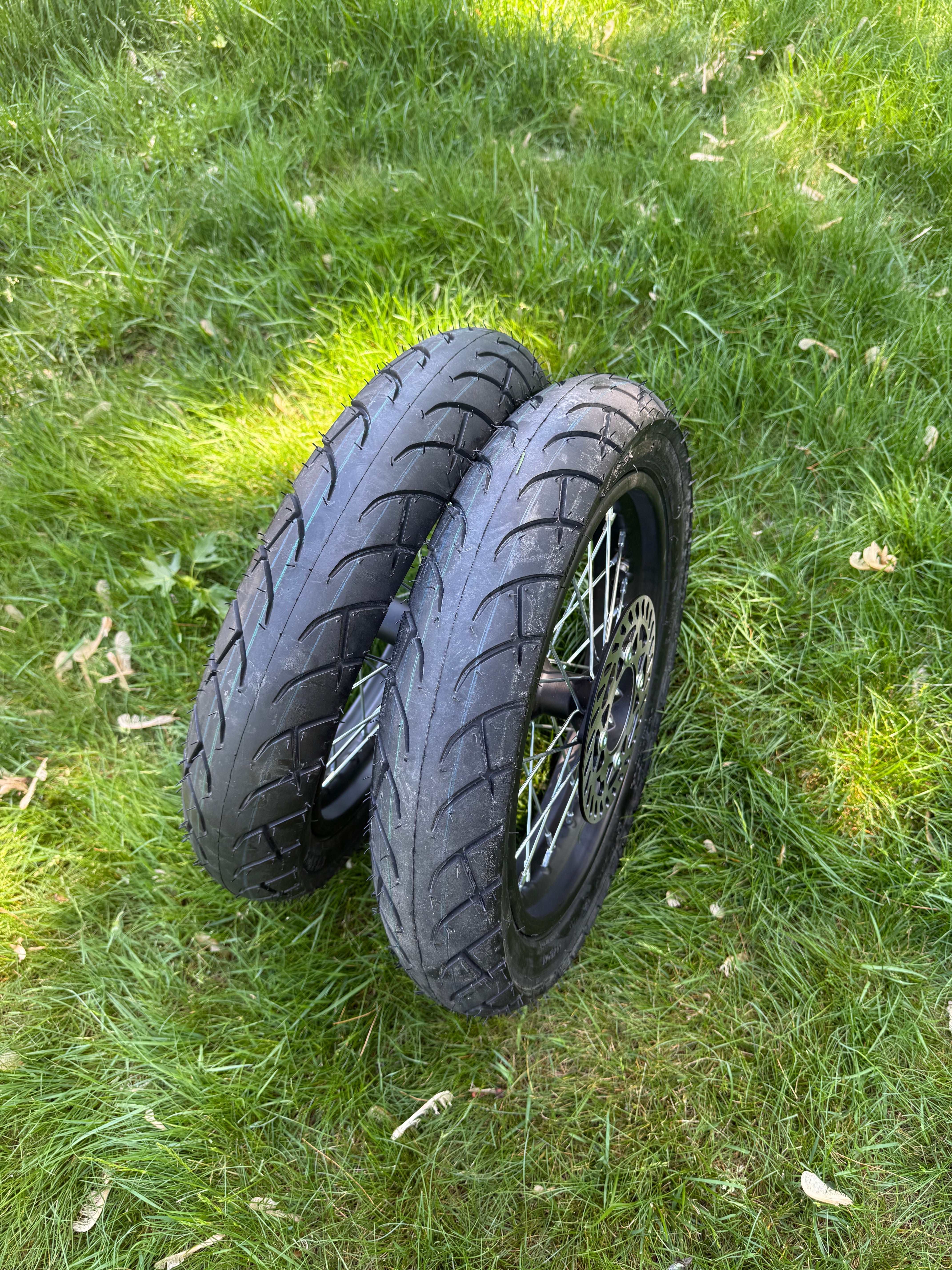 14 inch wheel rim face and brake rotor mounting area