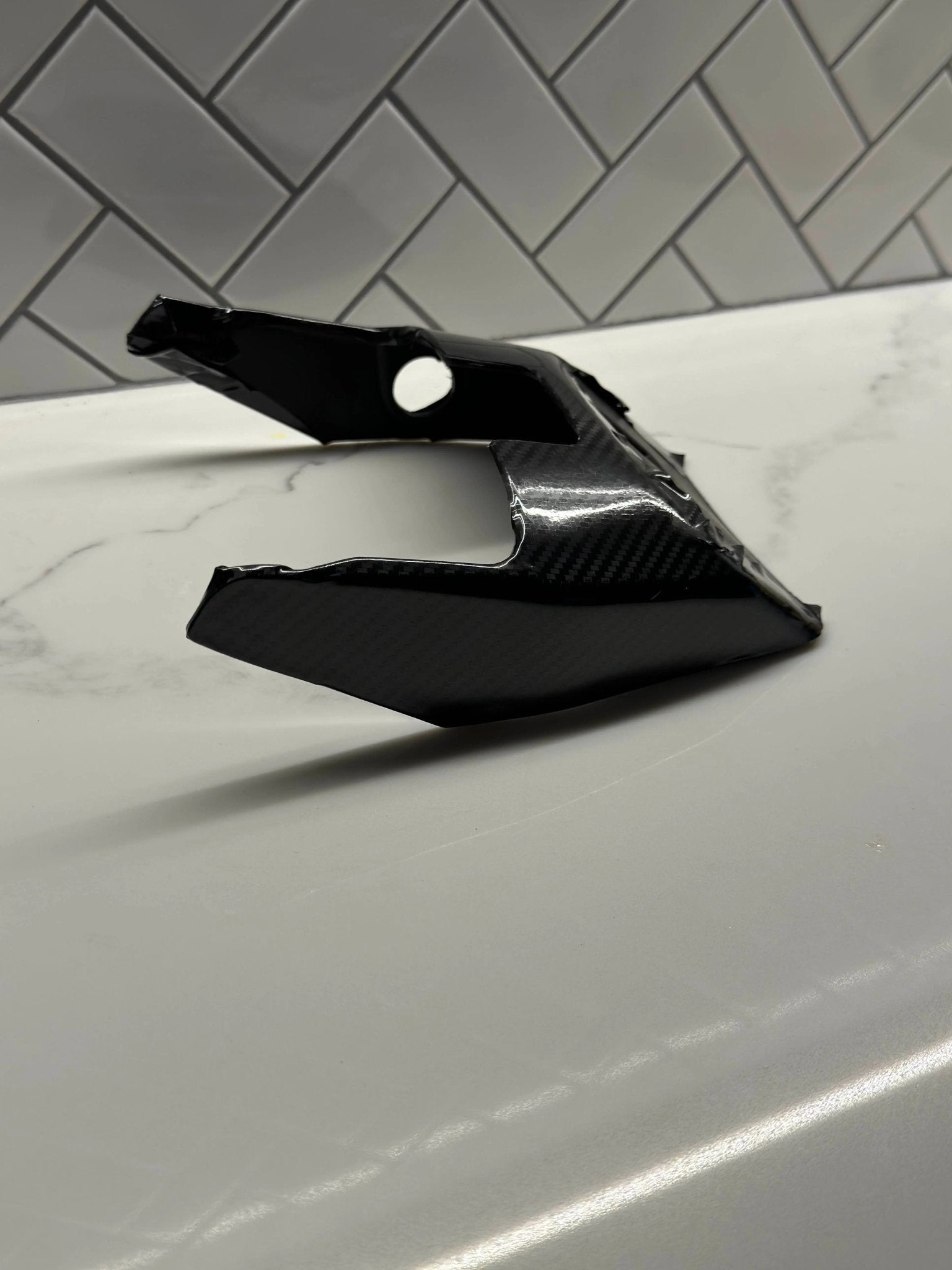 E-Ride Pro fender wrapped in carbon fiber vinyl
